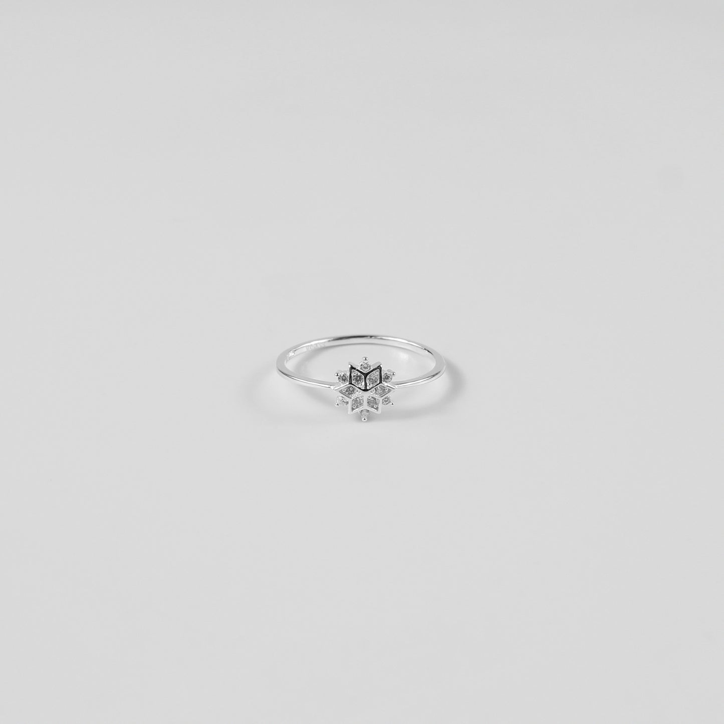 Argent Zephyr Ring