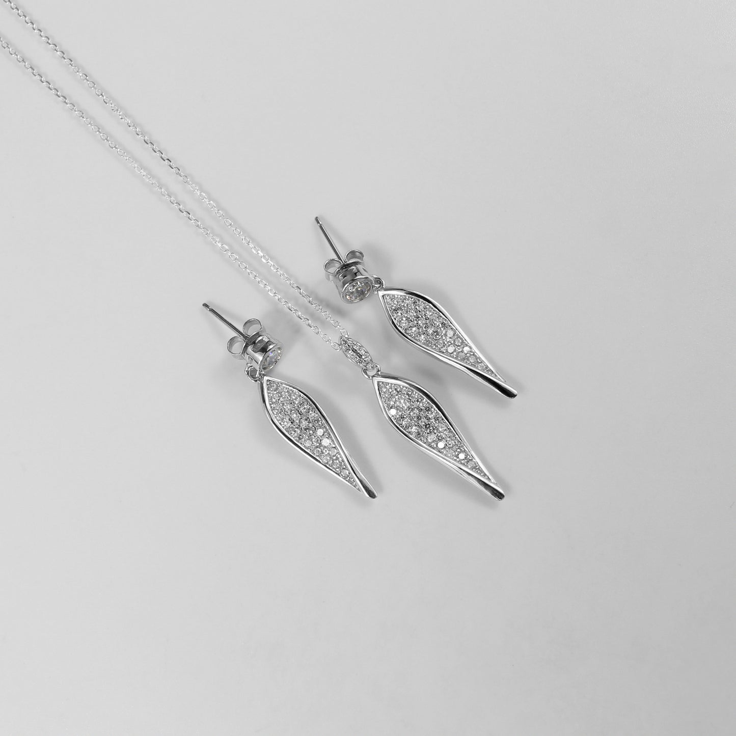 Dewfall Leaf Necklace