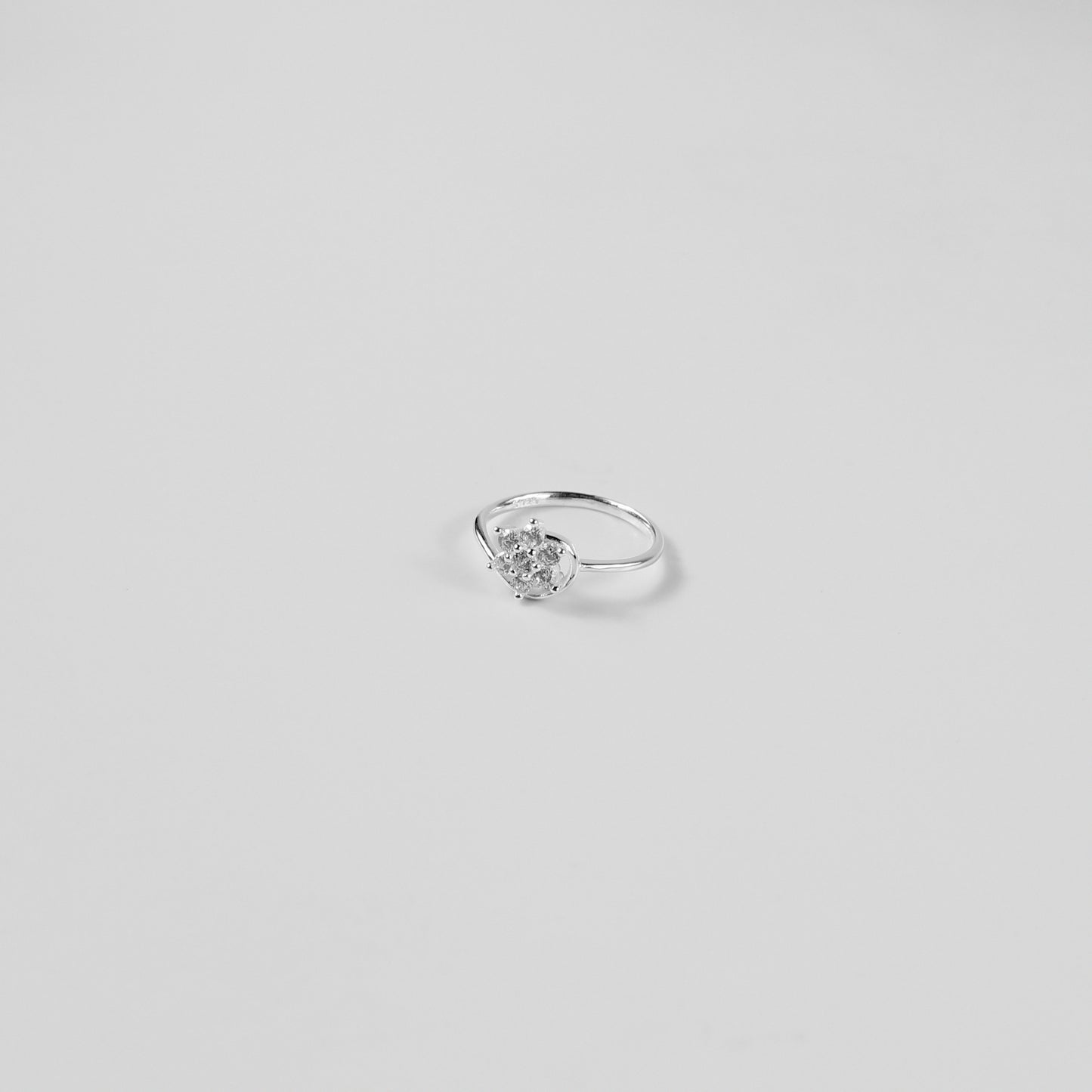 Luna Cluster Ring