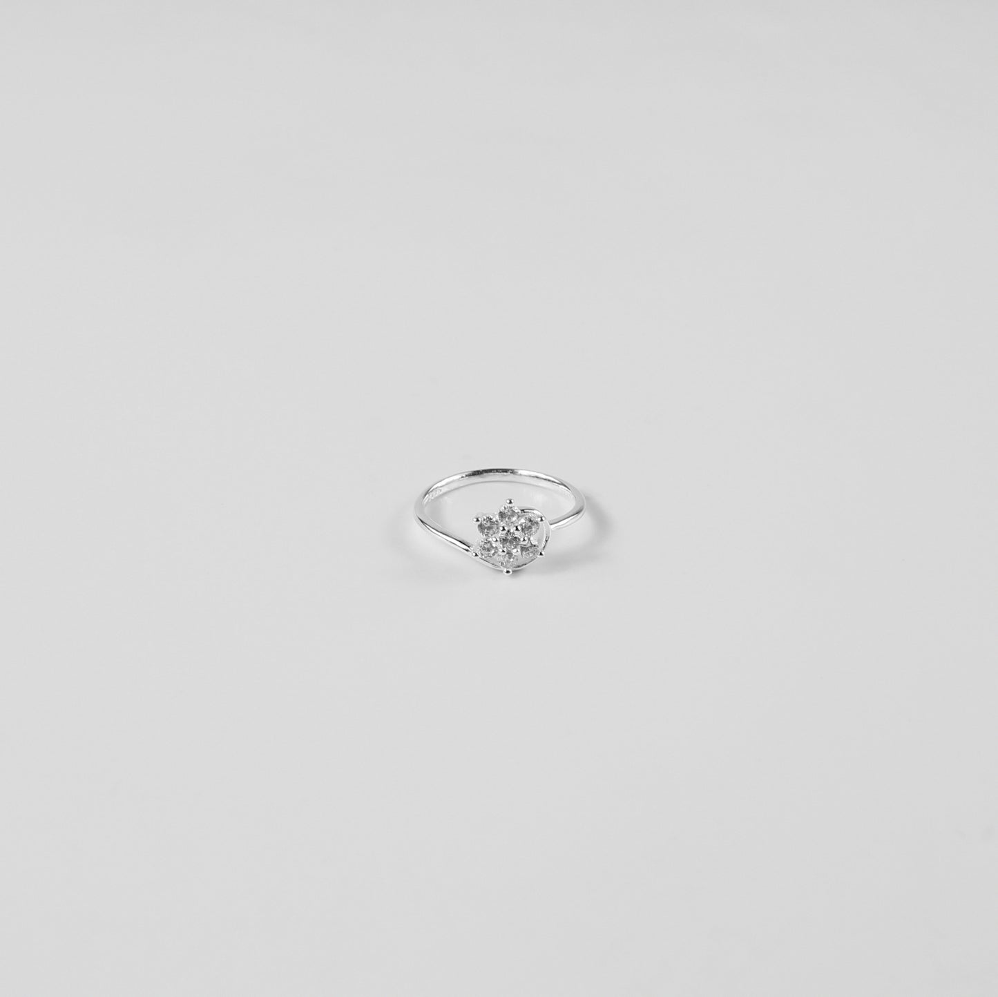 Luna Cluster Ring