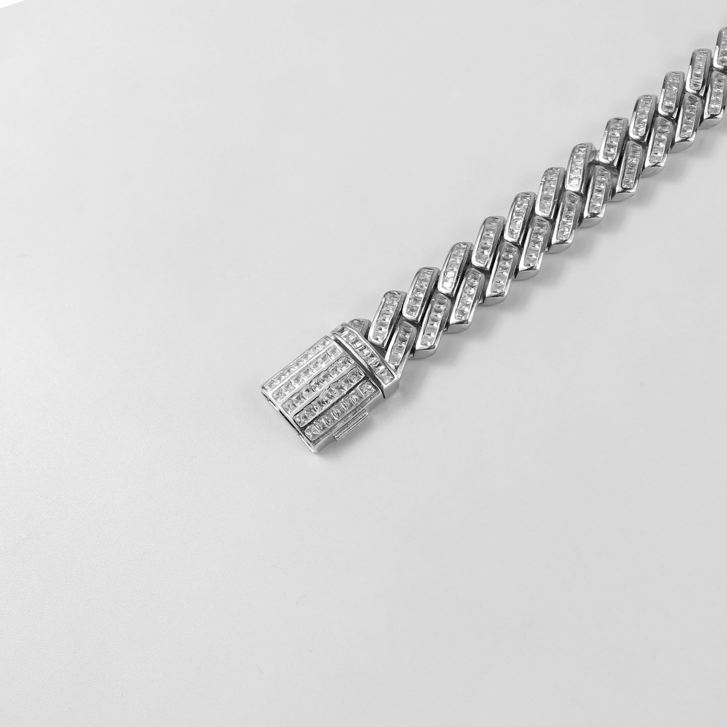 A sophisticated 'Gleam Tennis' bracelet in 925 sterling silver, showcasing a sleek and elegant line of shimmering elements.