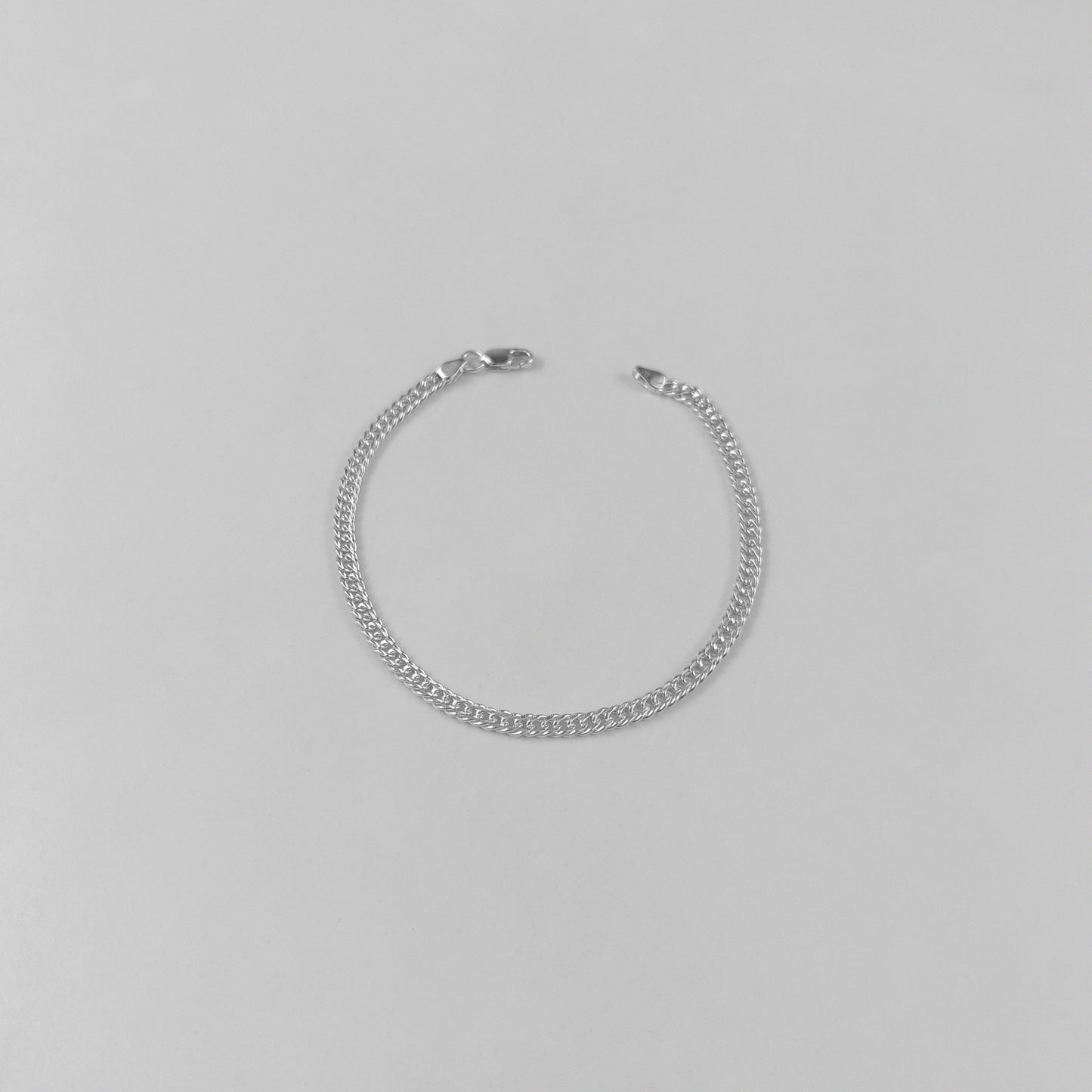 Luxe Cuban Bracelet - A premium 925 sterling silver bracelet by GetTheJuice, with an exquisite Cuban link design that combines timeless elegance with modern flair.