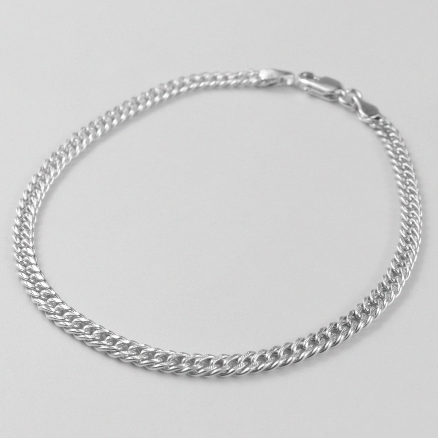 Luxe Cuban Bracelet - A premium 925 sterling silver bracelet by GetTheJuice, with an exquisite Cuban link design that combines timeless elegance with modern flair.
