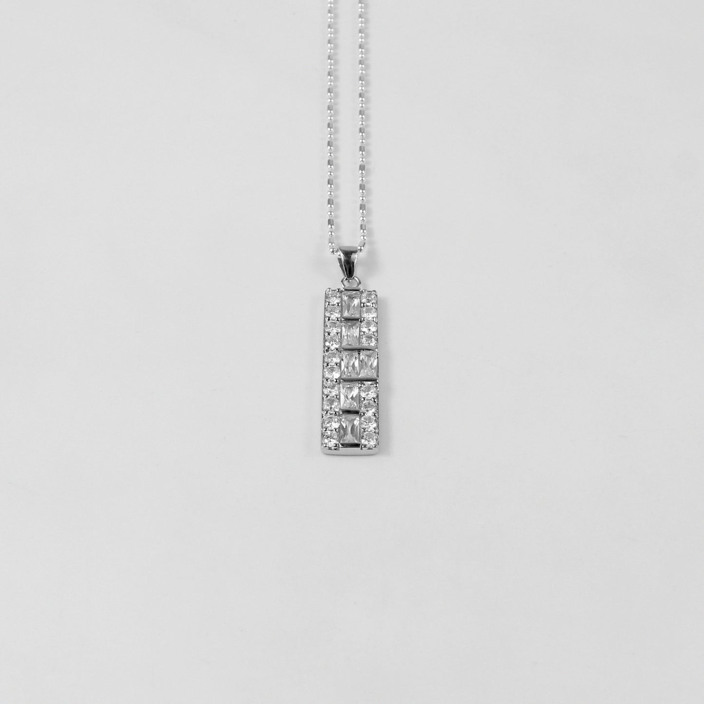A refined necklace named 'Alba,' crafted from 925 sterling silver. Its design embodies the gentle beauty of dawn, radiating a serene and elegant charm.