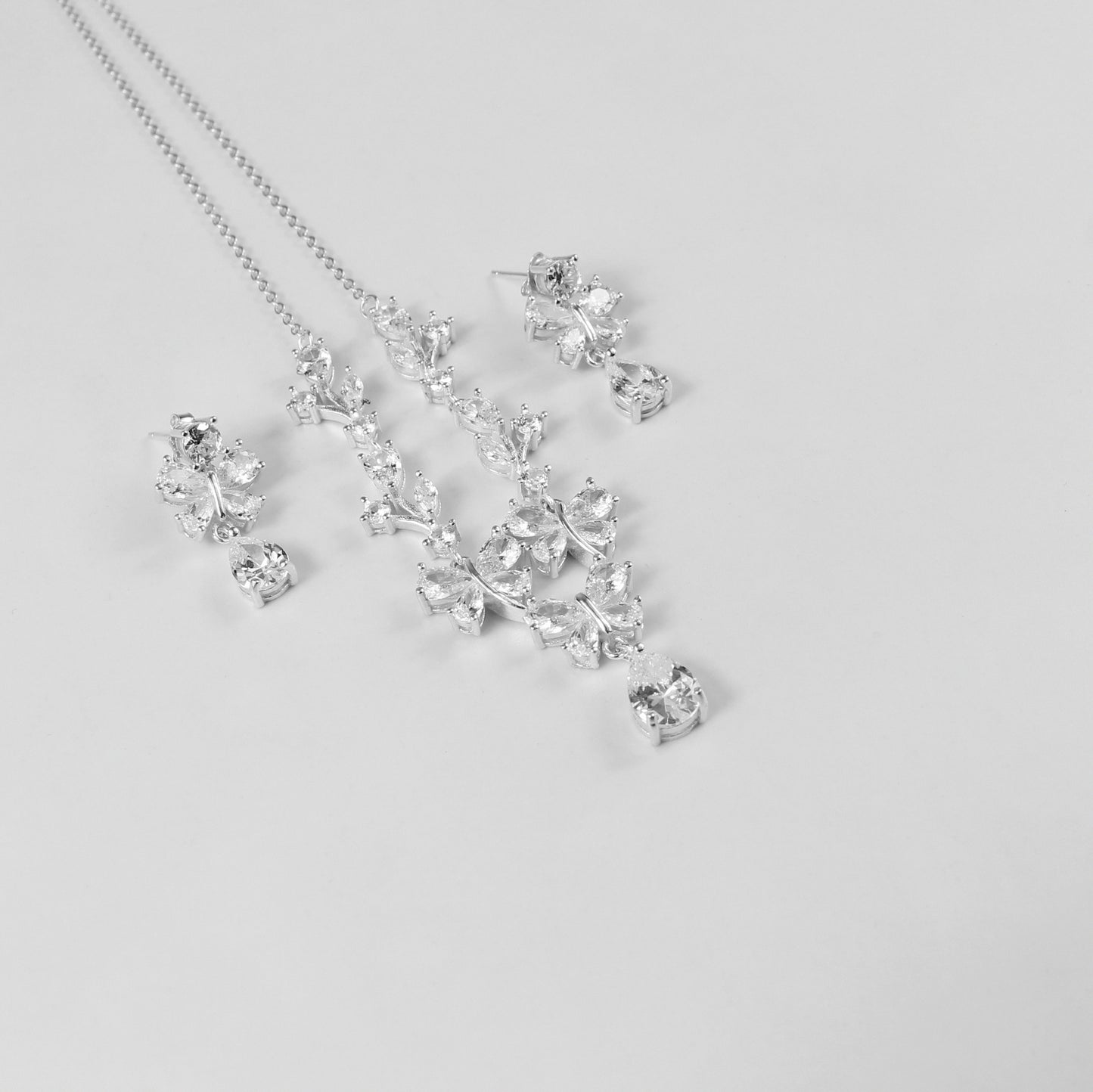A sophisticated bracelet crafted from 925 sterling silver, featuring polished stones arranged in a harmonious pattern. The 'Harmony Stones' design exudes elegance and balance, perfect for any occasion.