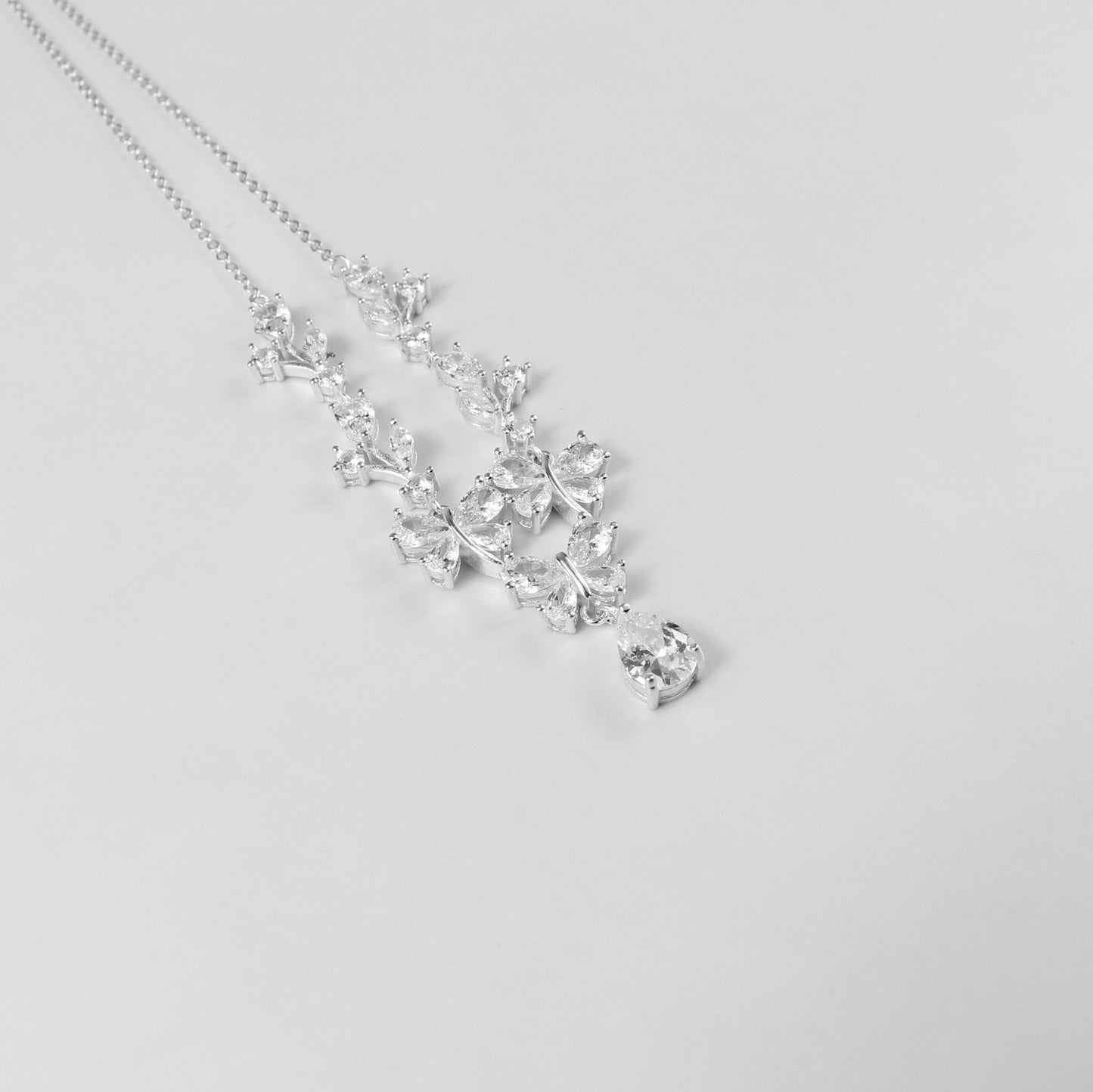 A sophisticated bracelet crafted from 925 sterling silver, featuring polished stones arranged in a harmonious pattern. The 'Harmony Stones' design exudes elegance and balance, perfect for any occasion.
