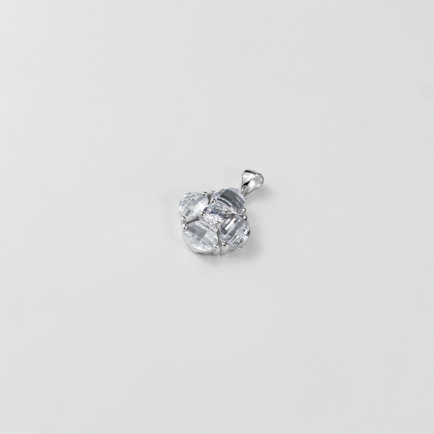 A graceful necklace named 'Purellia,' crafted from 925 sterling silver. Its design exudes purity and sophistication, featuring delicate details that embody timeless elegance.