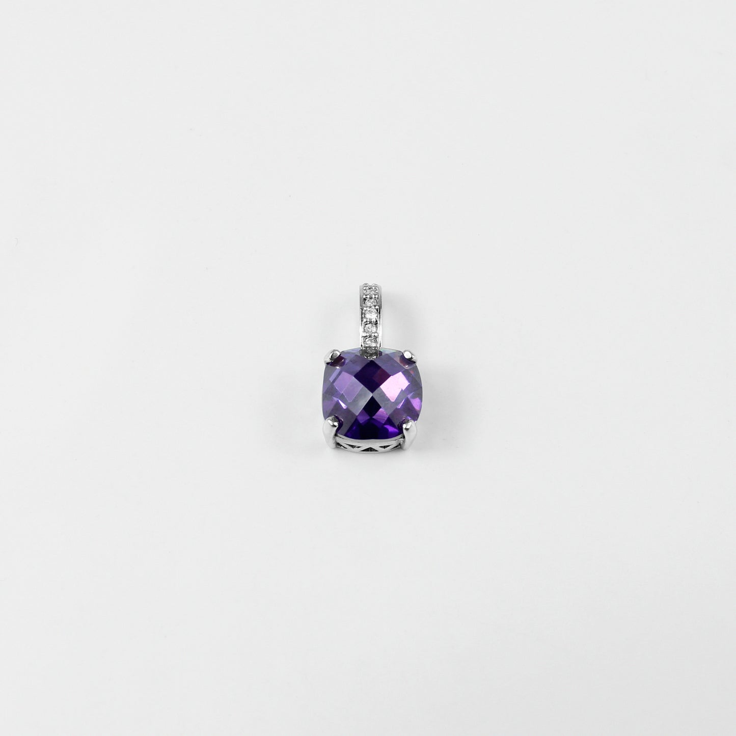 An elegant necklace named 'Purple Glow,' crafted from 925 sterling silver. Its design features radiant purple accents that emit a soft, luminous charm, perfect for adding a touch of sophistication.