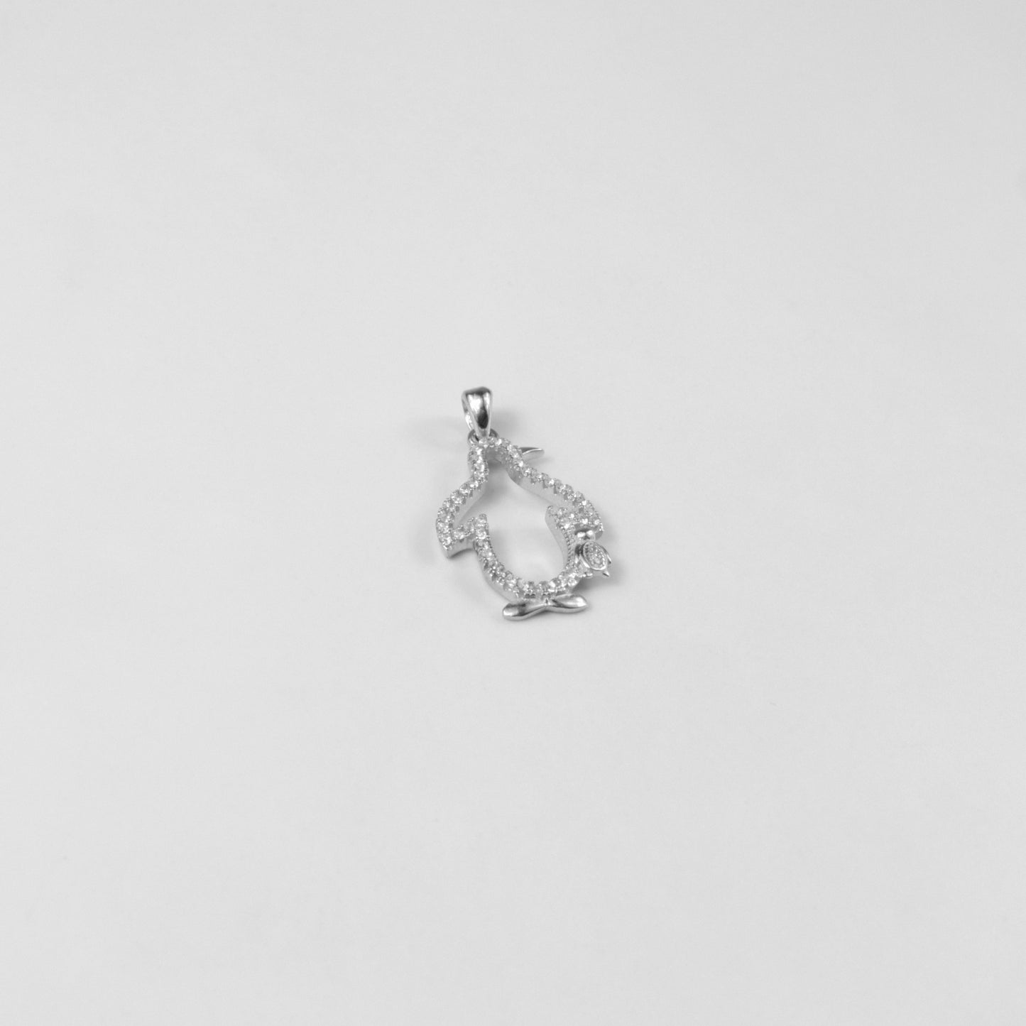 GETTHEJUICE-925STERLINGSILVER-Snowy Embrace Necklace: A sterling silver necklace radiating frosty charm, evoking the magic of winter’s gentle touch.