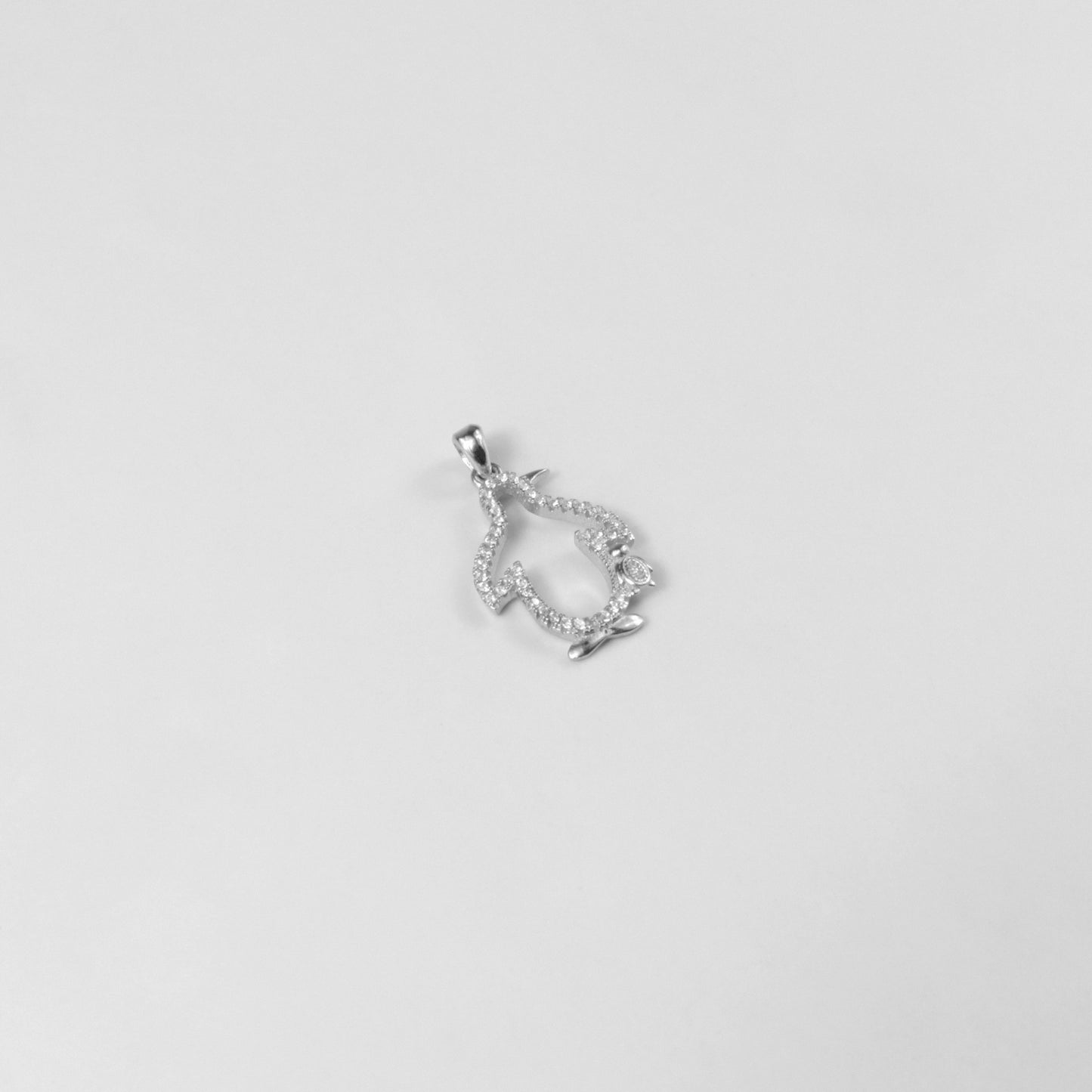 GETTHEJUICE-925STERLINGSILVER-Snowy Embrace Necklace: A sterling silver necklace radiating frosty charm, evoking the magic of winter’s gentle touch.