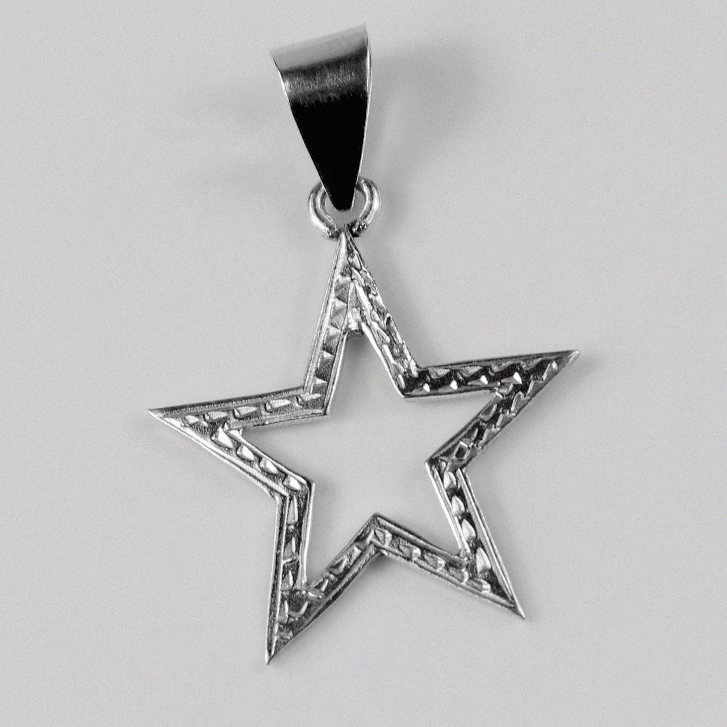 Starlight Pendant - An elegant 925 sterling silver pendant by GetTheJuice, featuring a dazzling star-inspired design that captures the brilliance of the night sky, adding a touch of celestial elegance.