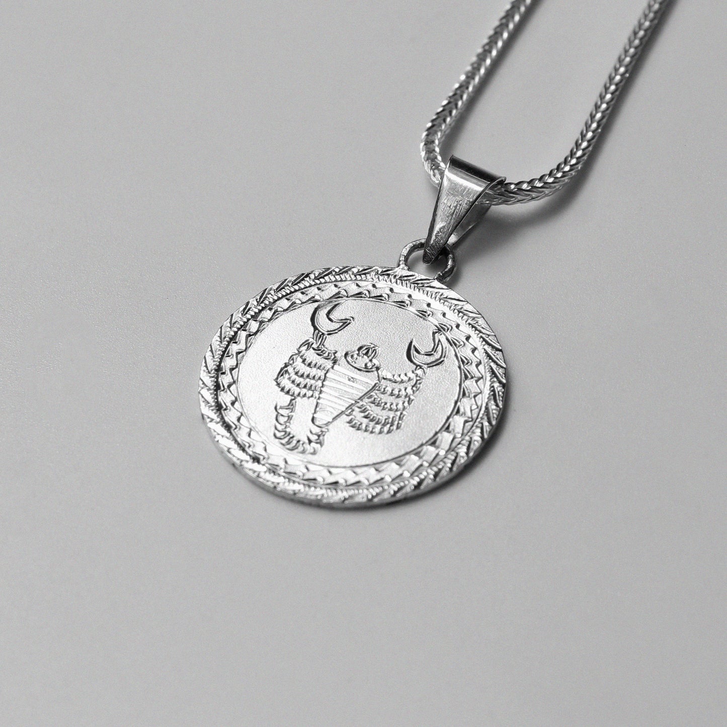 Vintage Scorpion Pendant - An exquisite 925 sterling silver pendant by GetTheJuice, featuring an intricate scorpion design that adds a touch of vintage allure and bold elegance to any look.