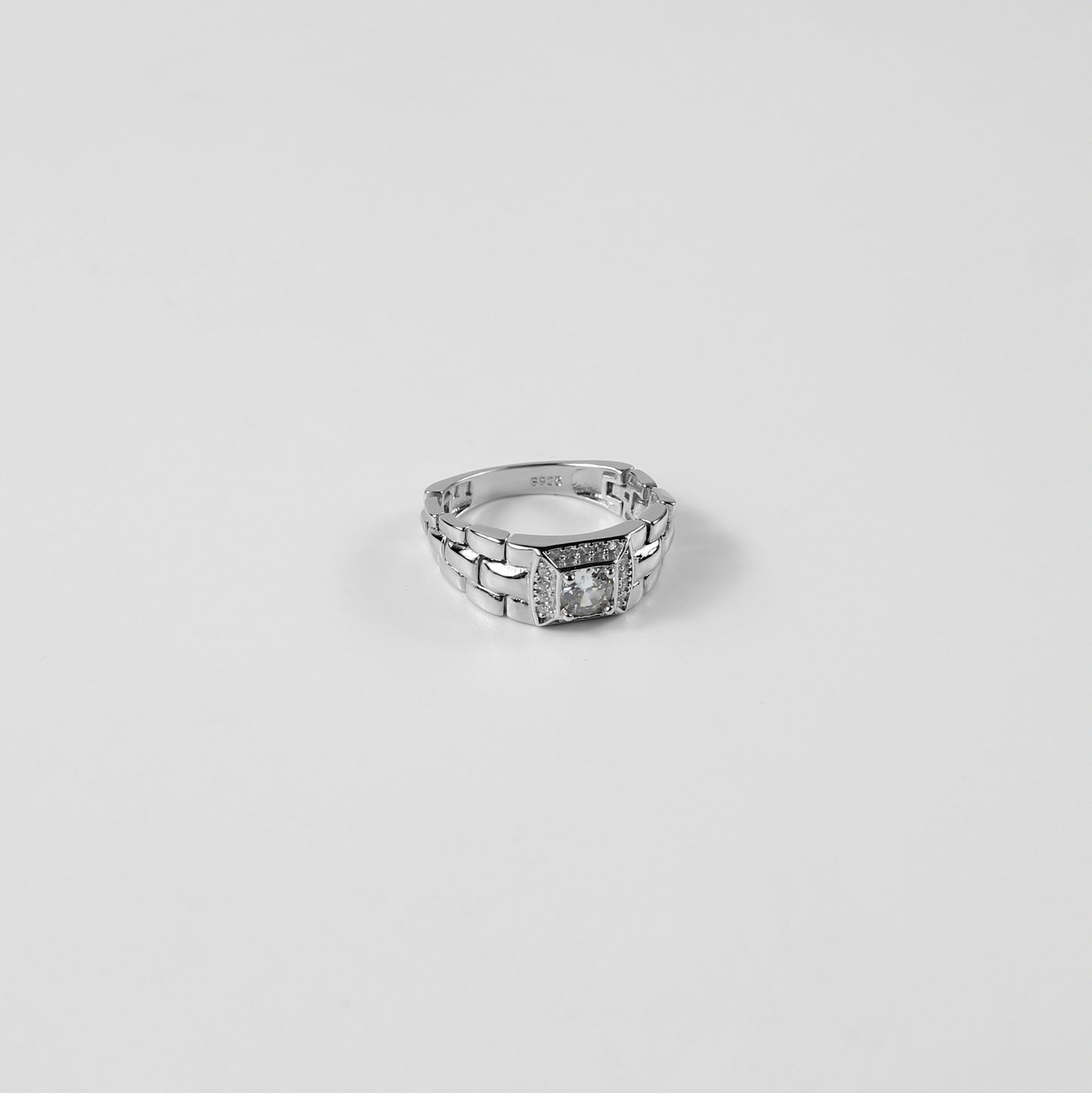 Argent Interlock Ring