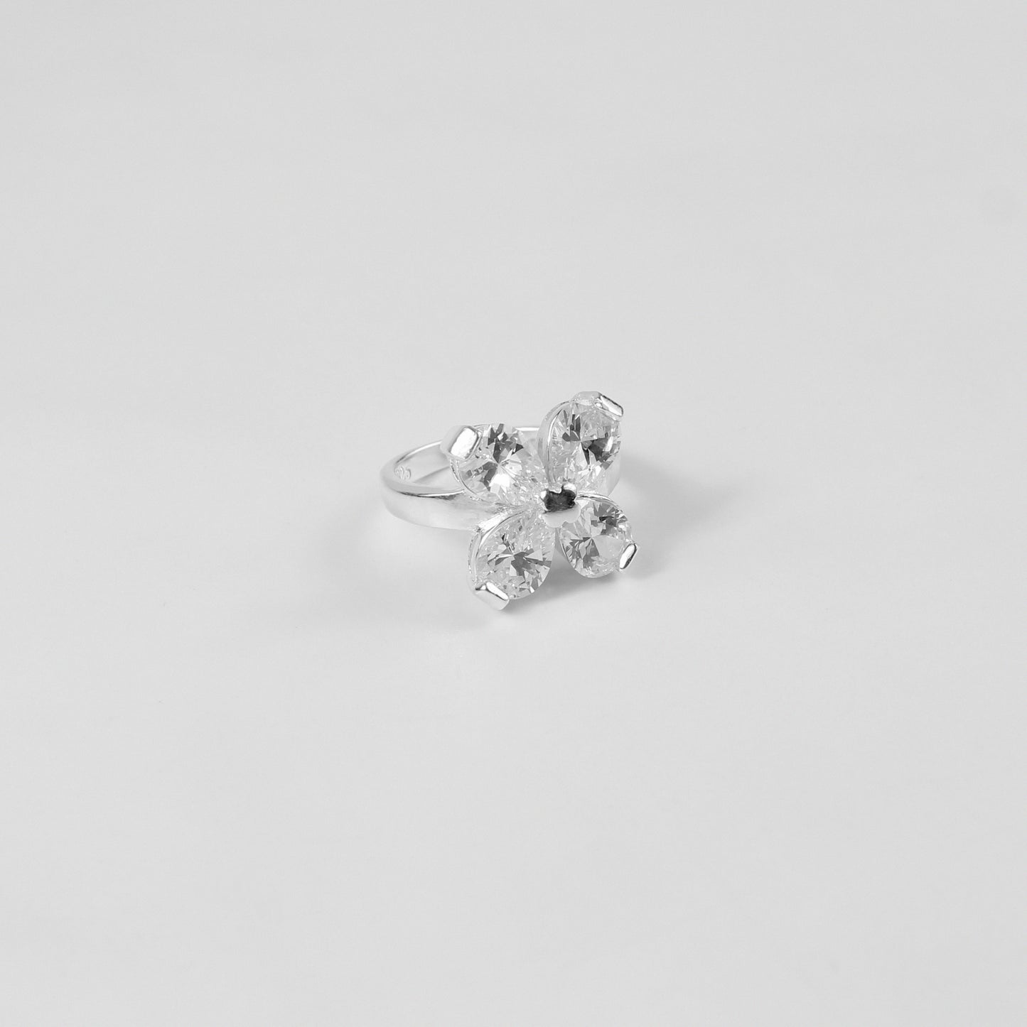 A radiant Gleaming Grace Ring made from 925 sterling silver, perfect for adding a graceful touch to any occasion.
