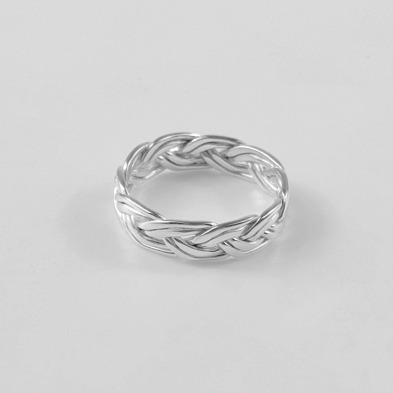 Interwoven Gleam Ring