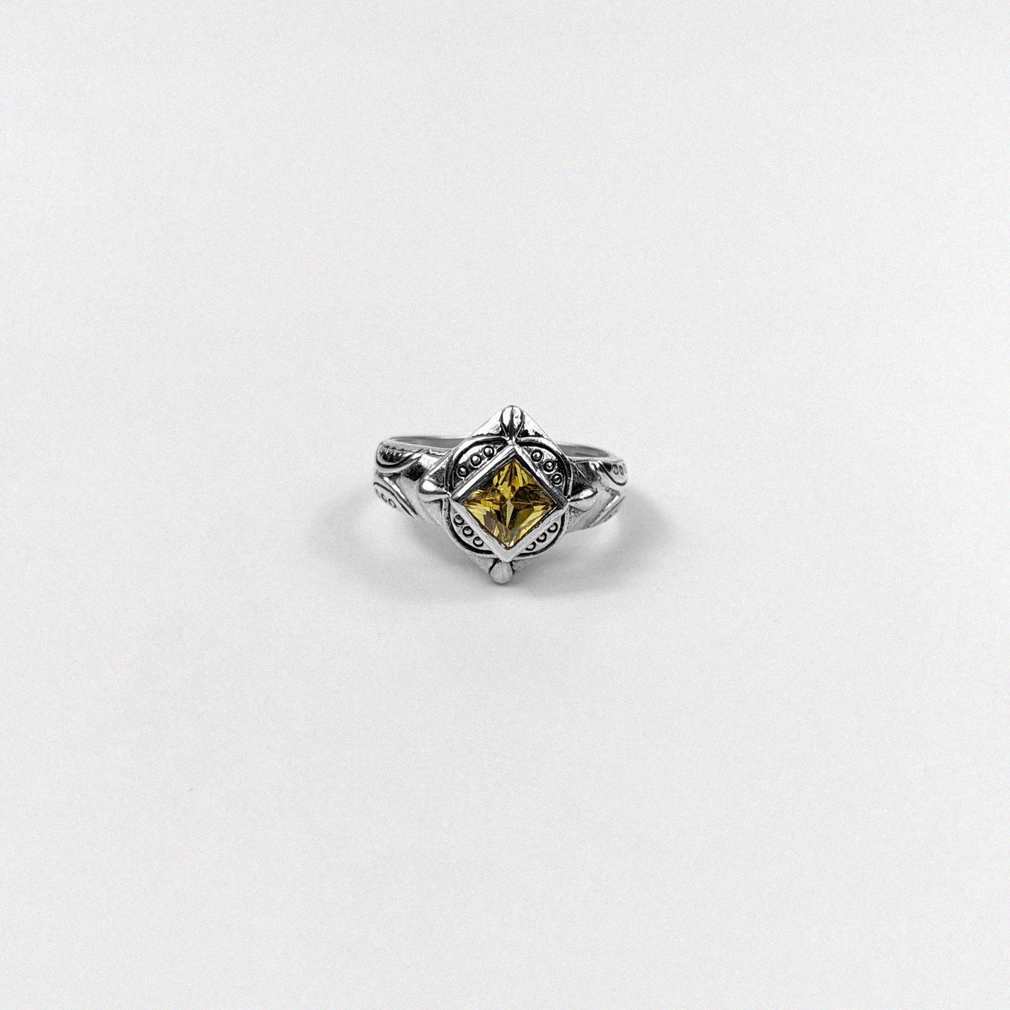 925 sterling silver vintage-inspired ring featuring a radiant design with a glowing gemstone, named 'Sunshine Glow Vintage Ring.