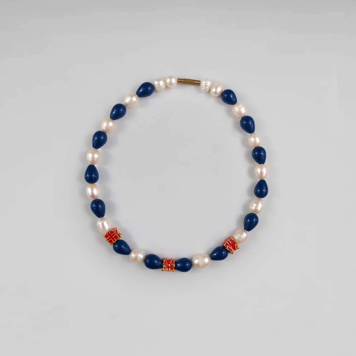 Bleu Impérial Pearl Necklace