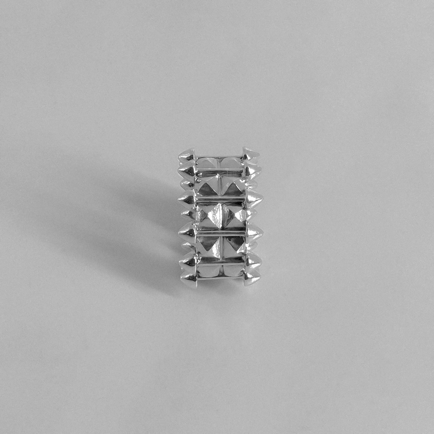 Cantilever Grid Ring