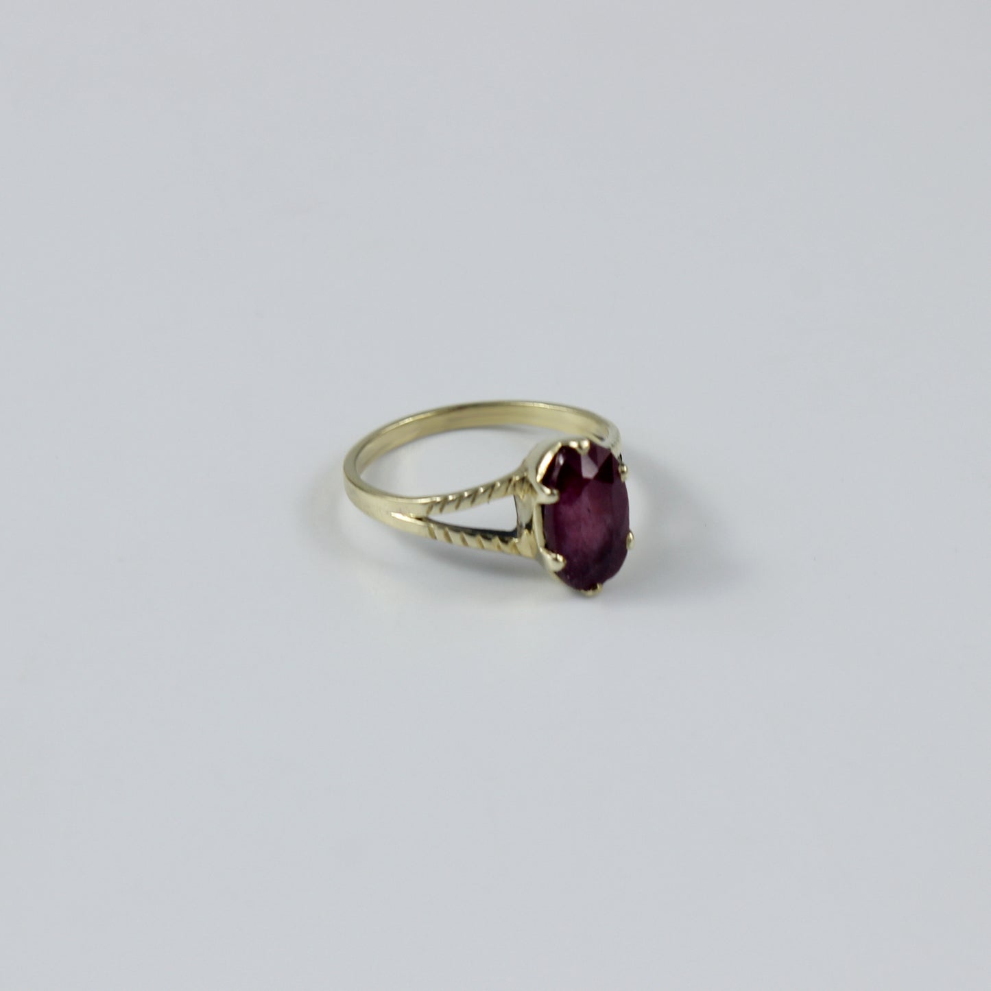Crimson Claw Ring