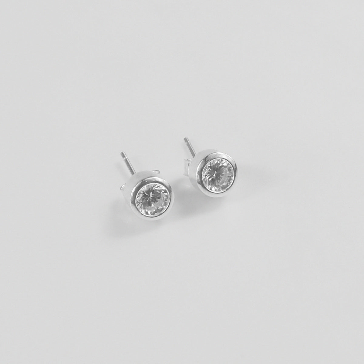 Cylinder Gem Ear Studs (White)