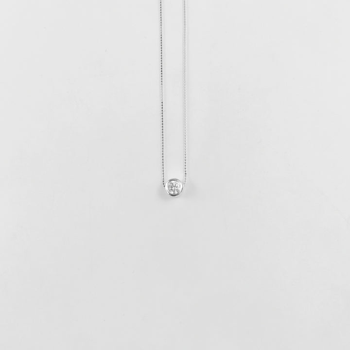 Cylinder Gem Necklace (White)