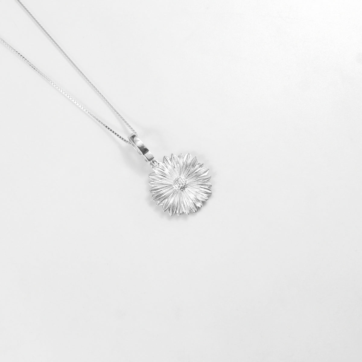Daisy Dew Necklace