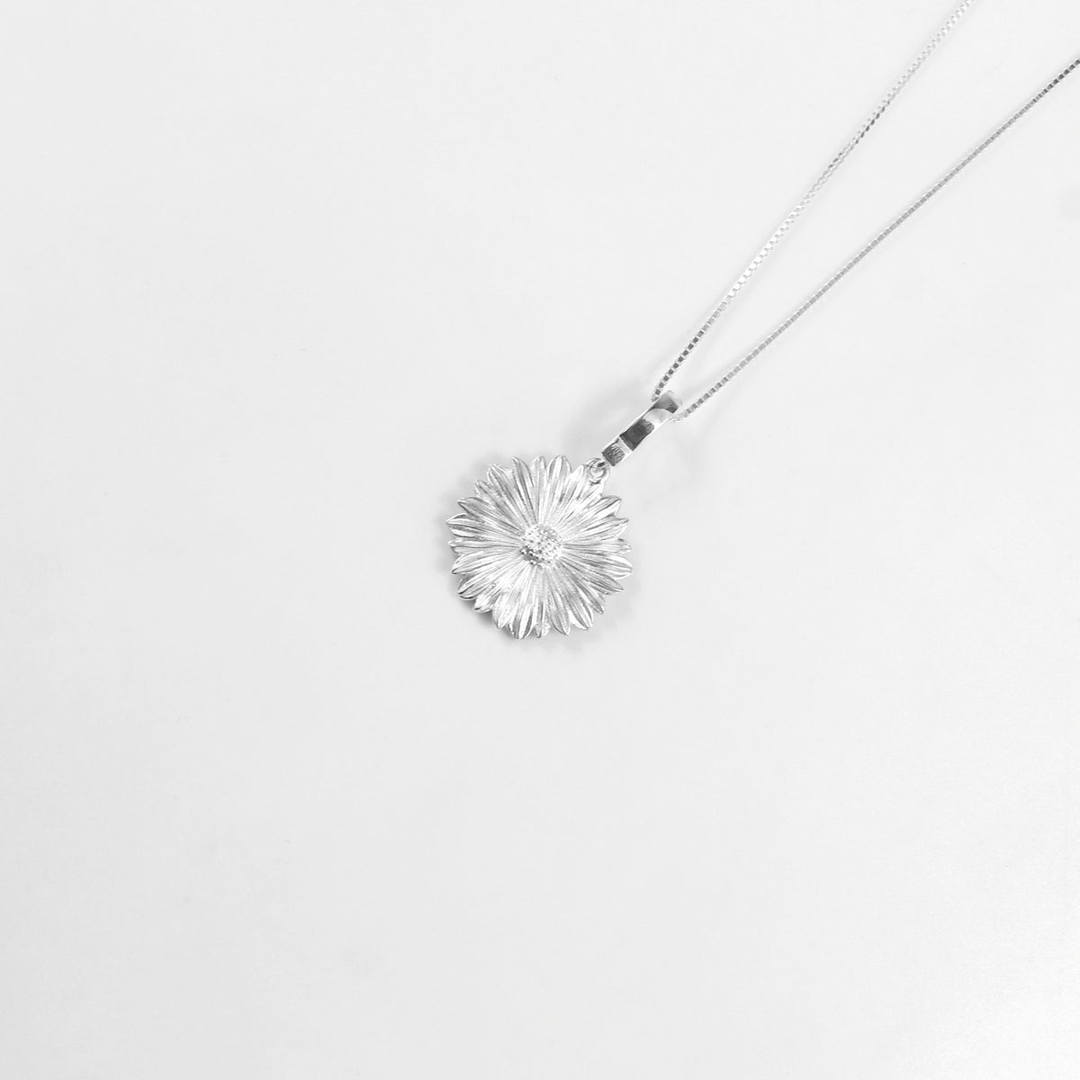Daisy Dew Necklace