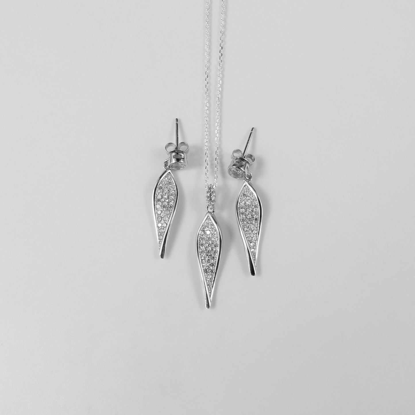 Dewfall Leaf Necklace