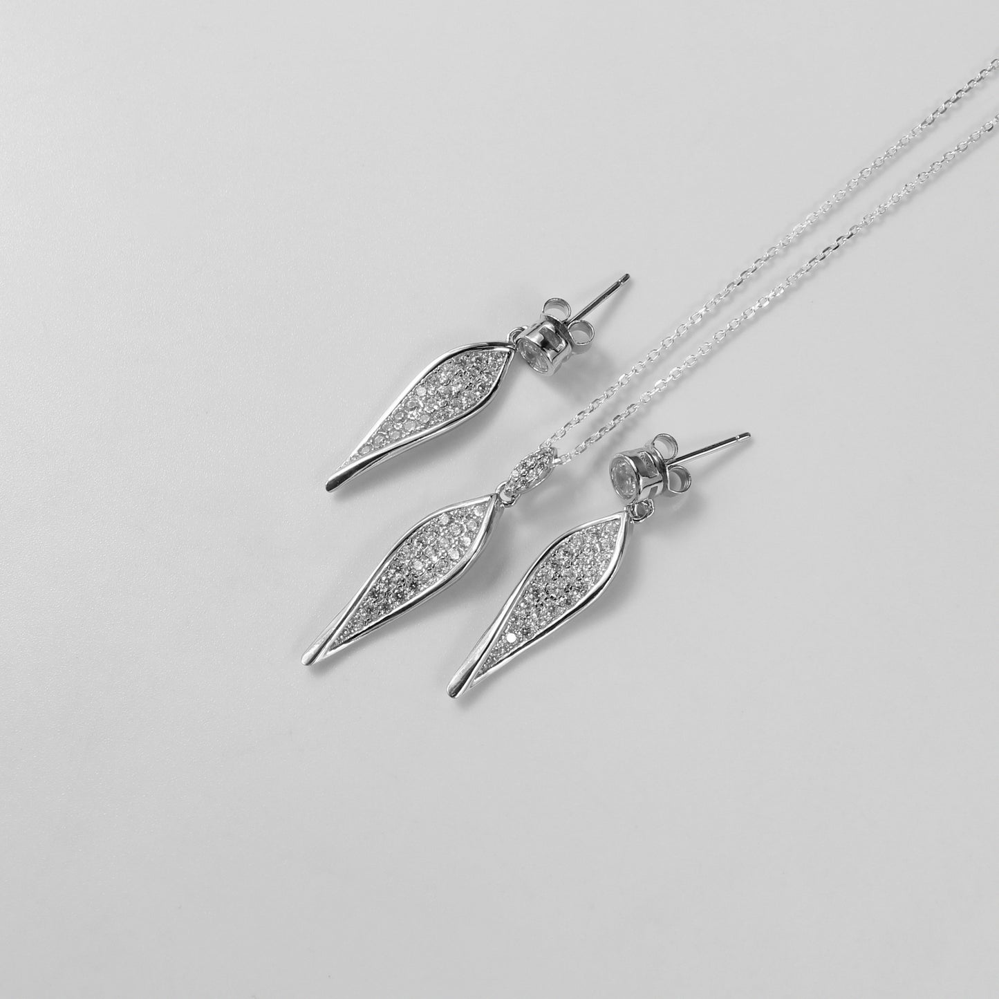 Dewfall Leaf Necklace