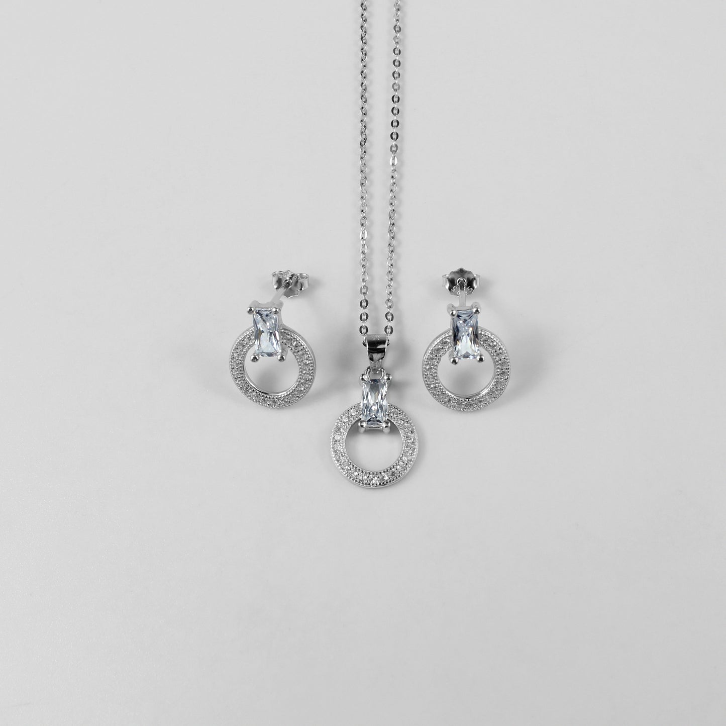 Eclat Circle Necklace