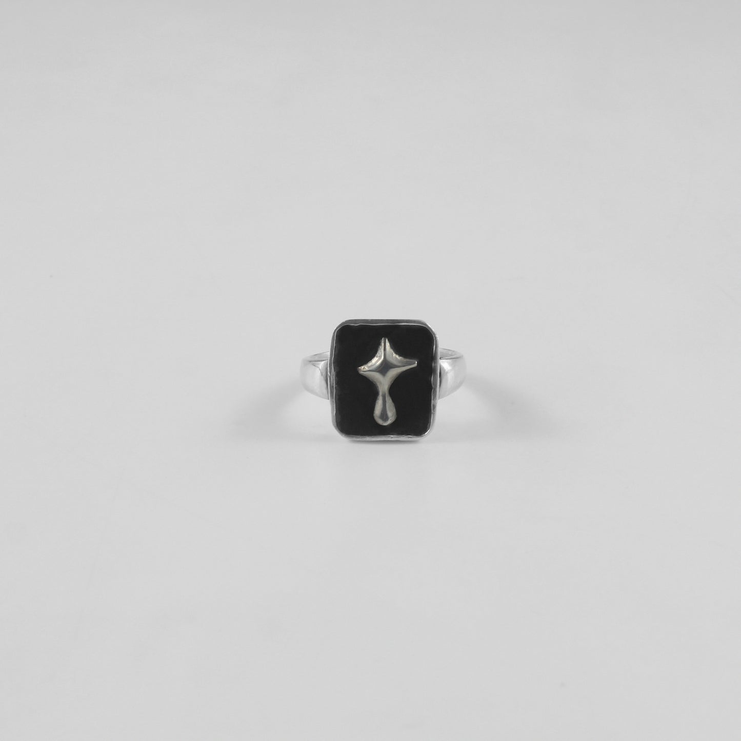 Eclipse Icon Star Ring