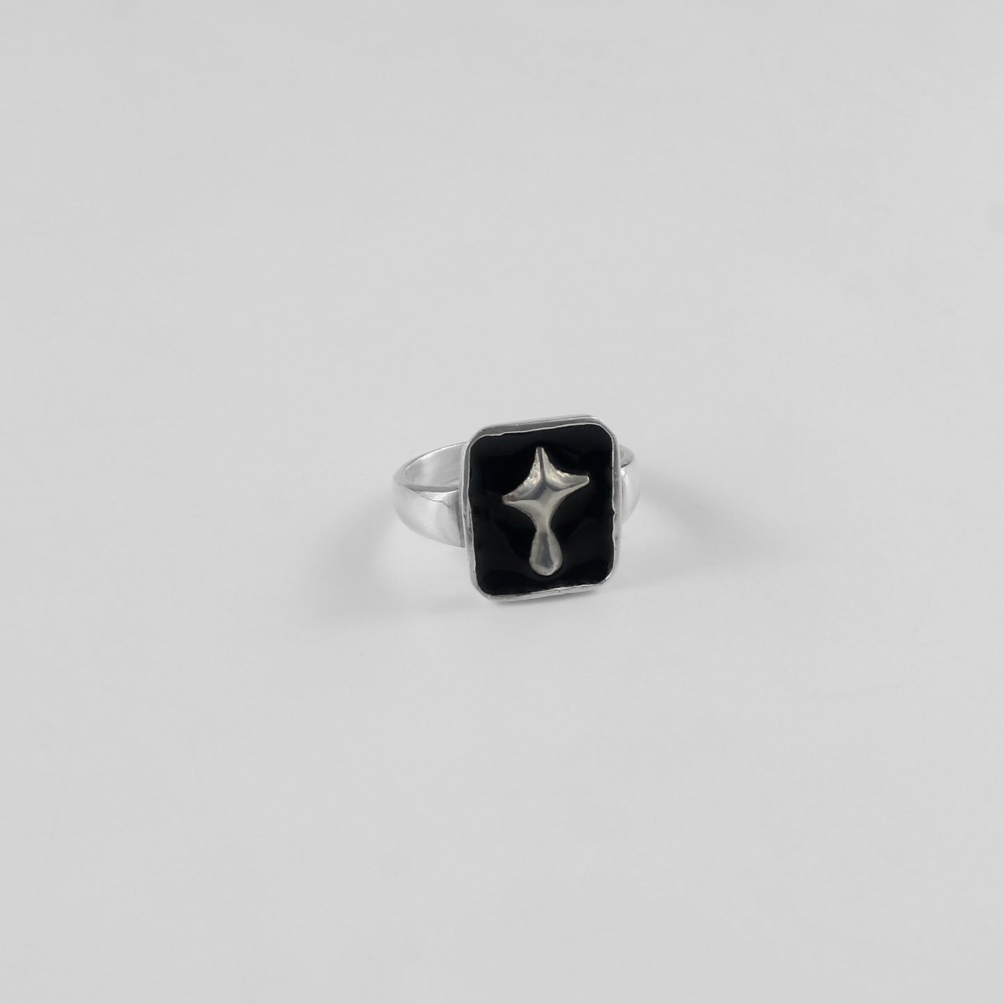 Eclipse Icon Star Ring