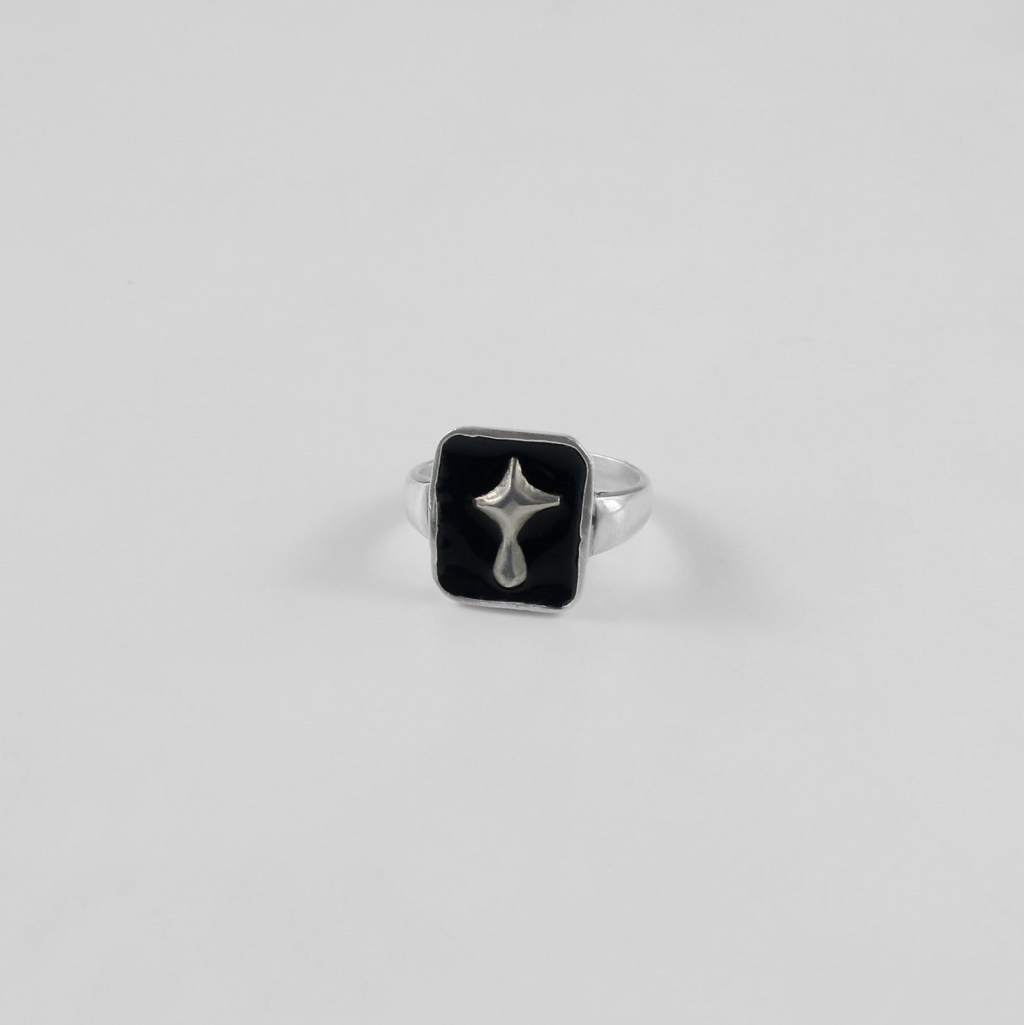 Eclipse Icon Star Ring