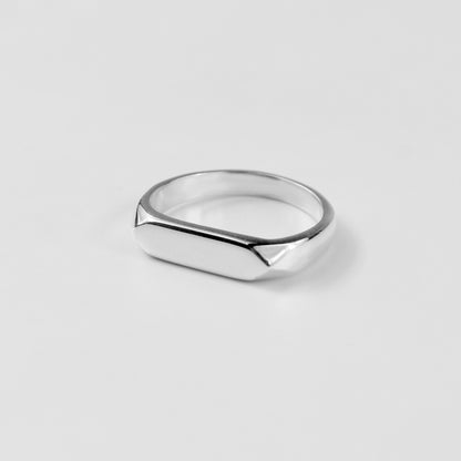 Edge Signet Ring