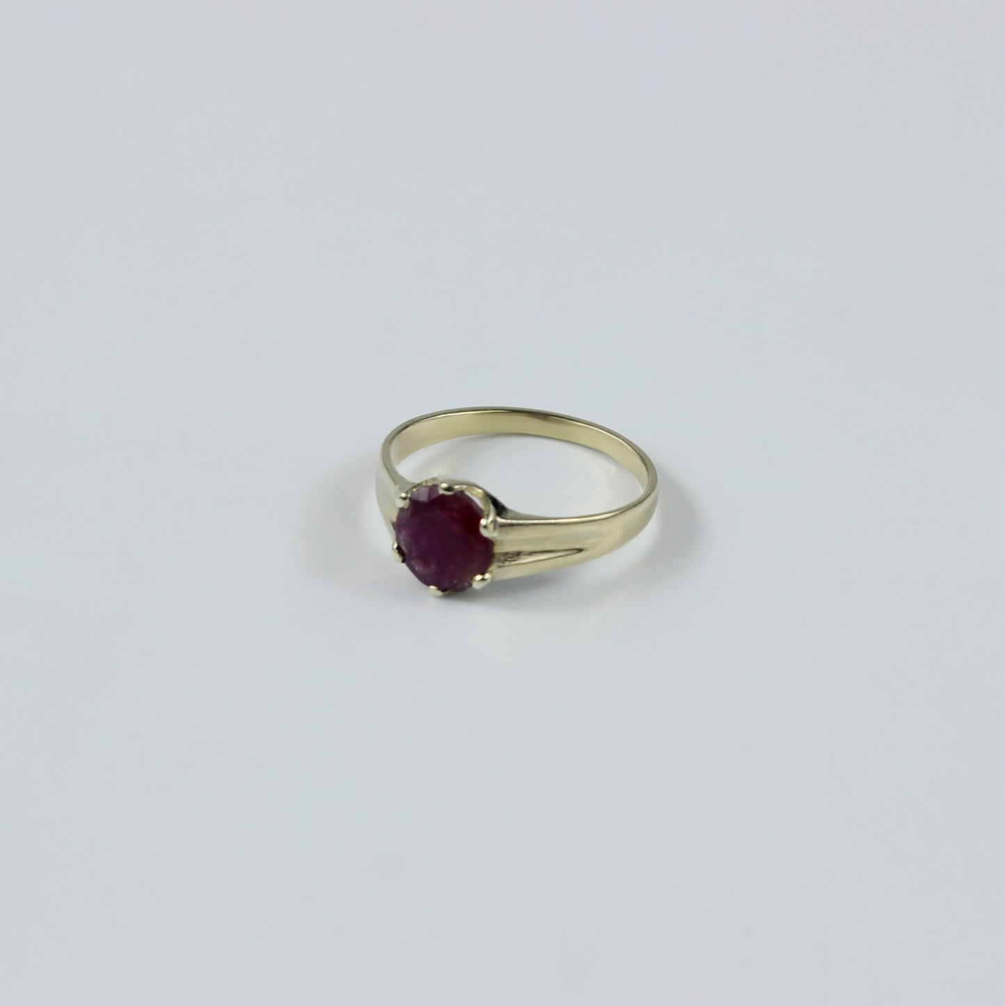 Imperial Clasp Ring