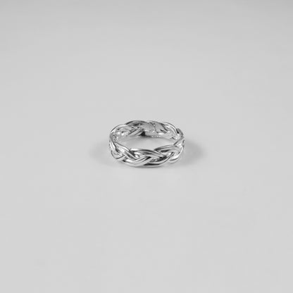 Interwoven Gleam Ring