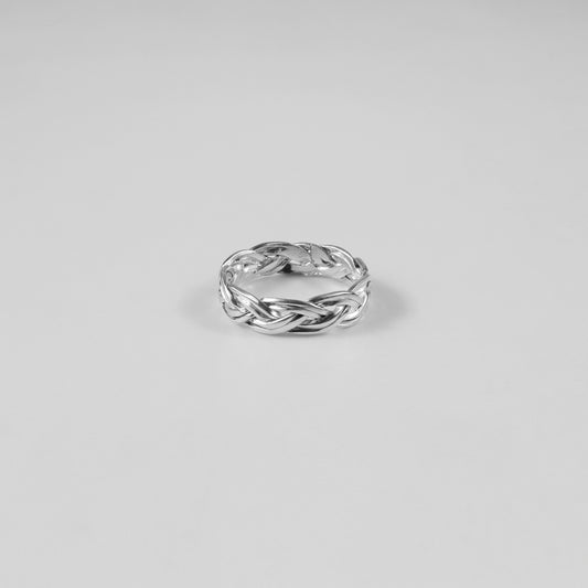 Interwoven Gleam Ring