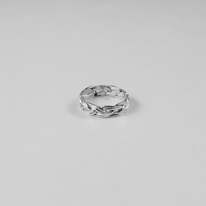 Interwoven Gleam Ring