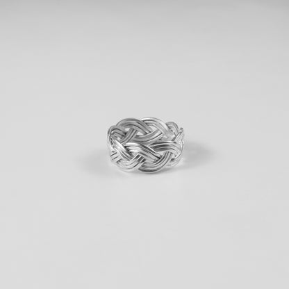 Interwoven Gleam Ring
