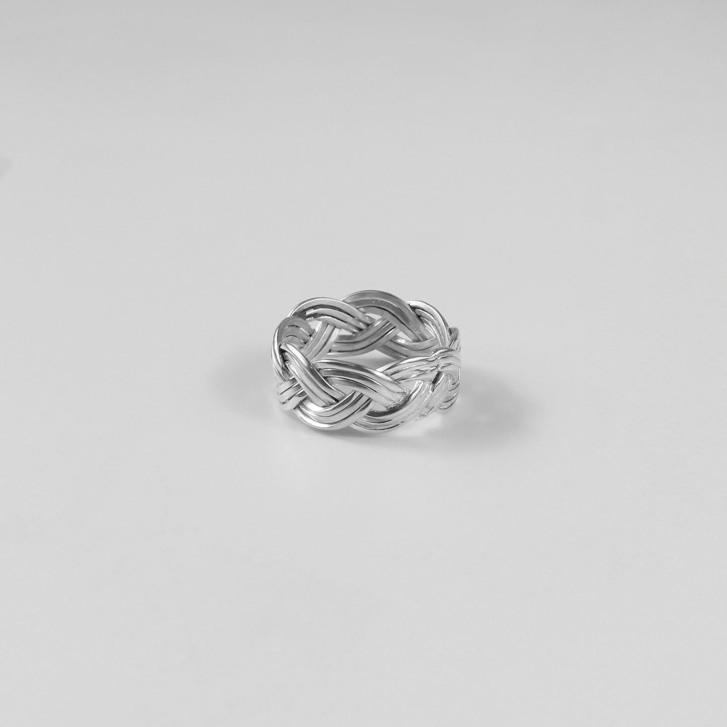 Interwoven Gleam Ring
