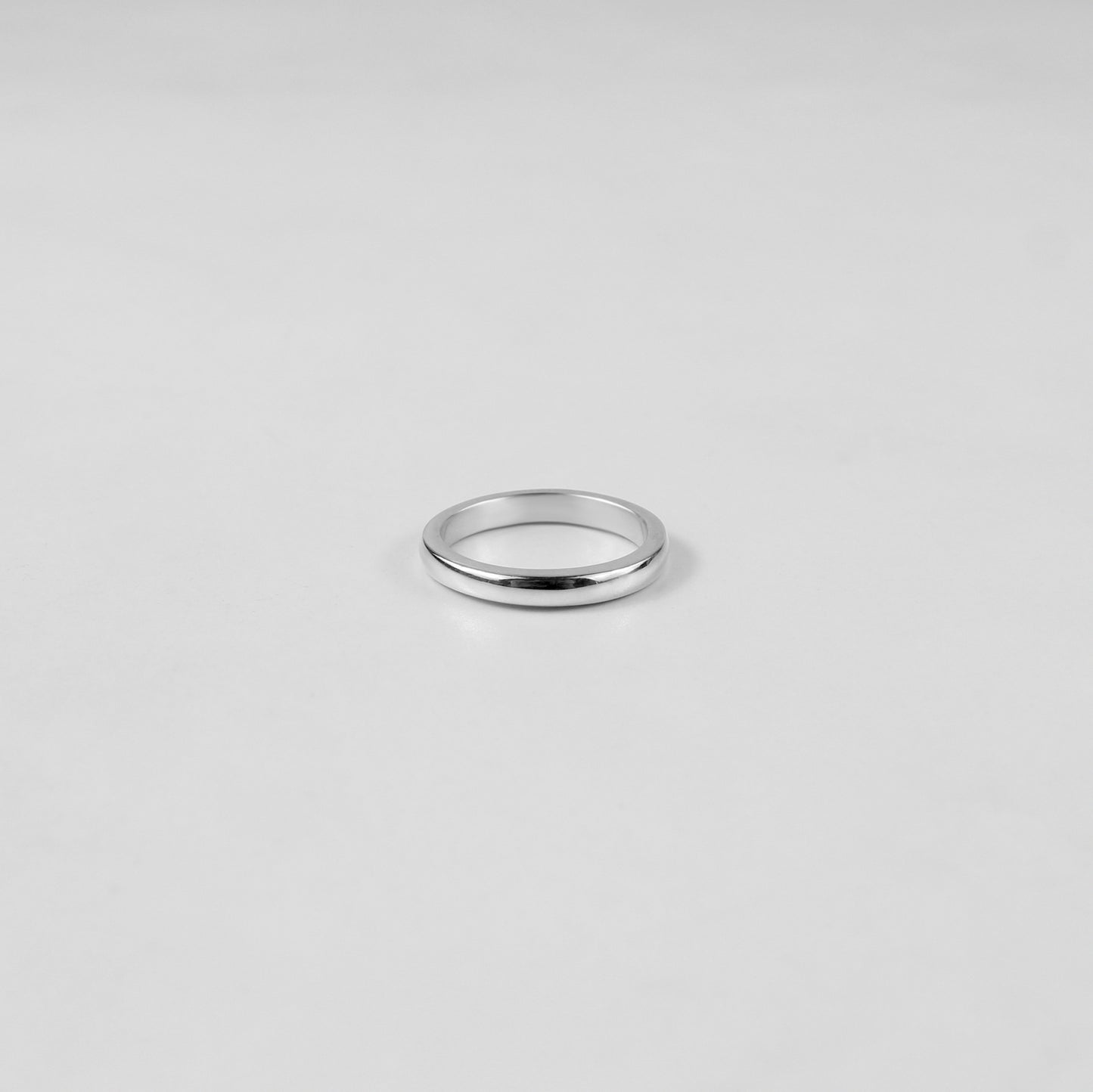 Linea Band Ring