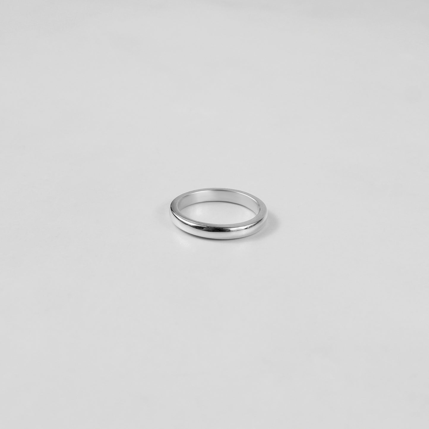 Linea Band Ring
