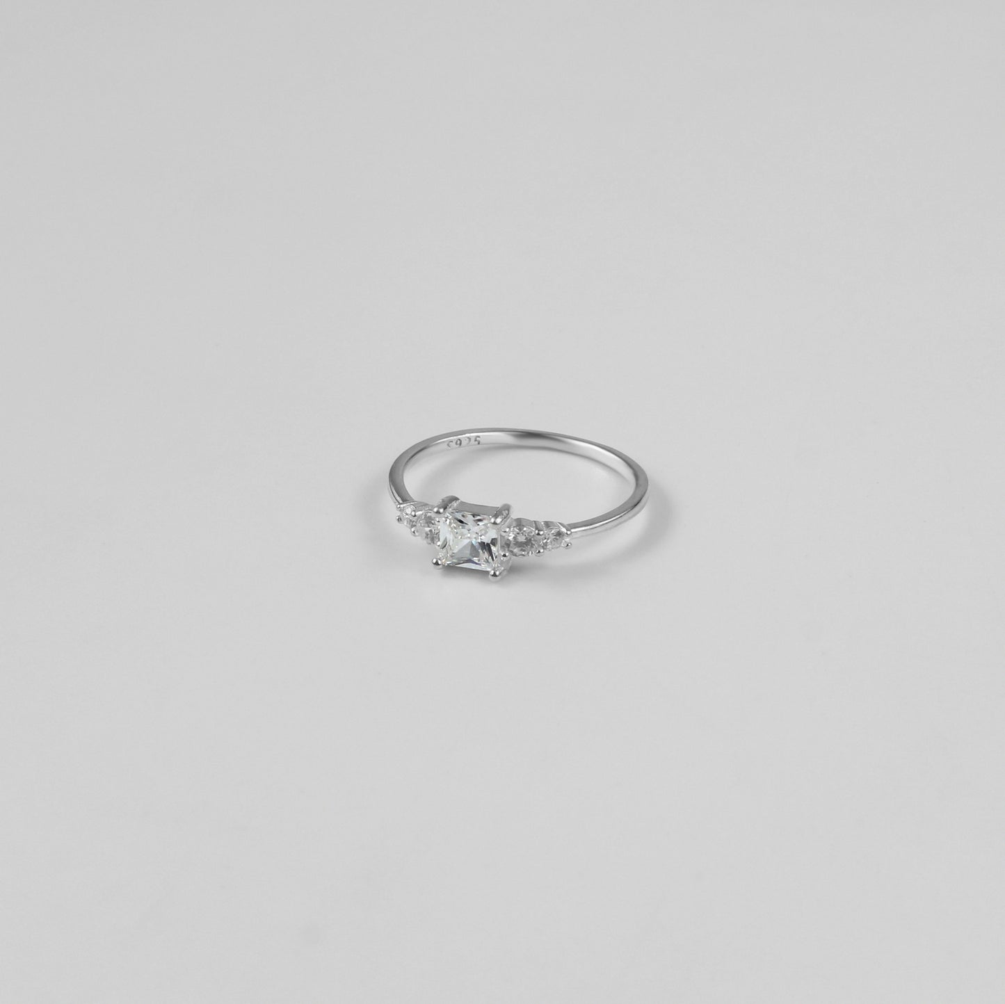 Lumina Square Ring