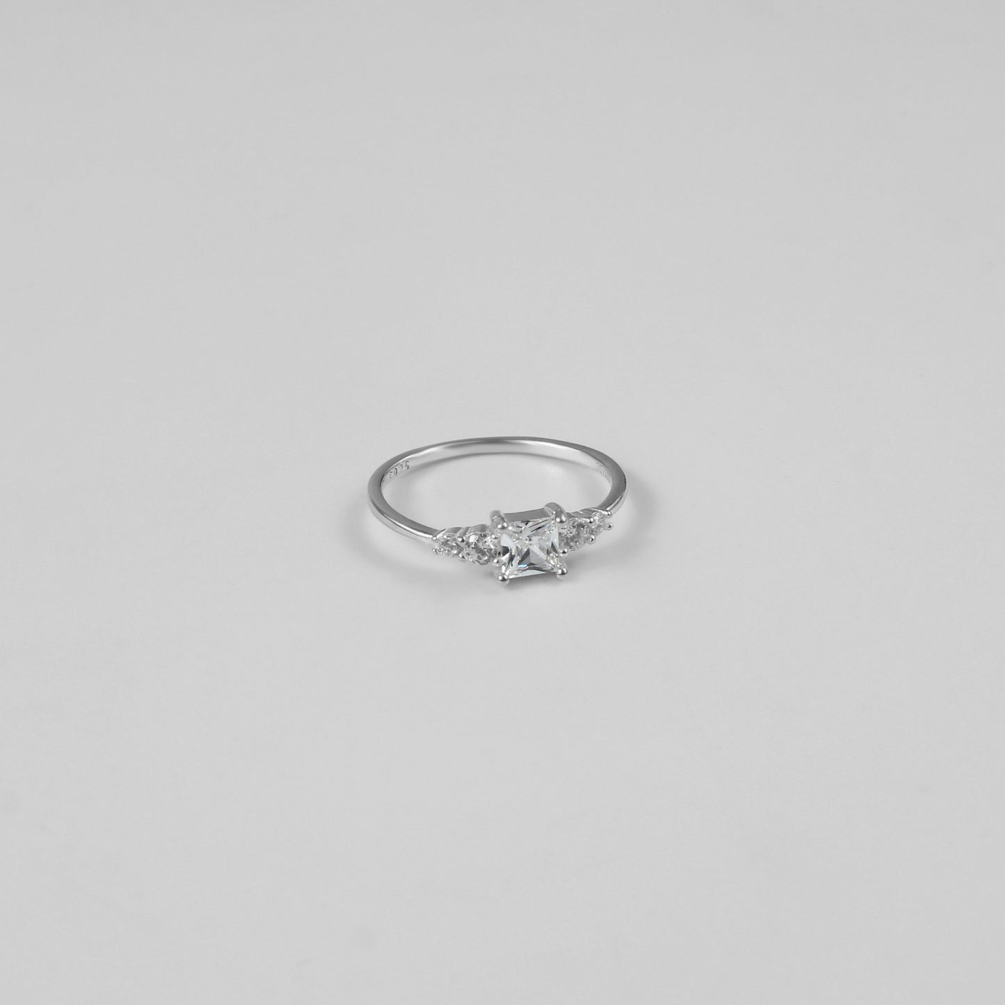 Lumina Square Ring