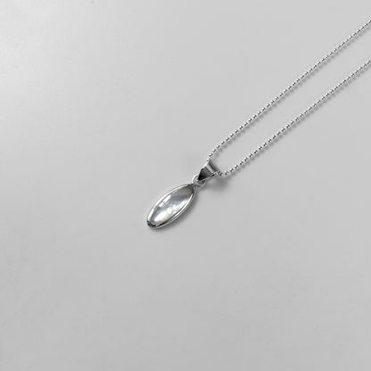 Luna Oval Necklace