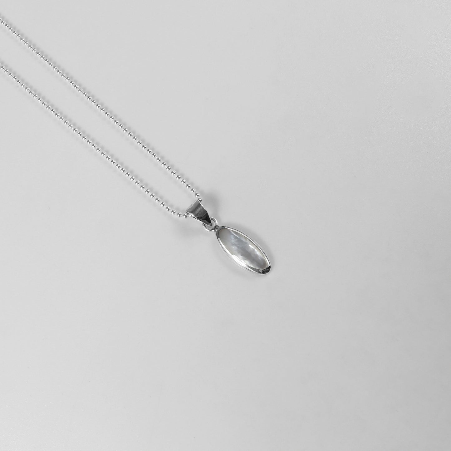 Luna Oval Necklace