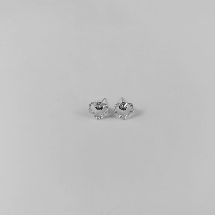 Lustre Heart Ear Studs