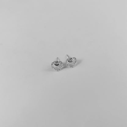 Lustre Heart Ear Studs