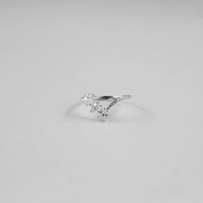 Magnolia Vine Ring