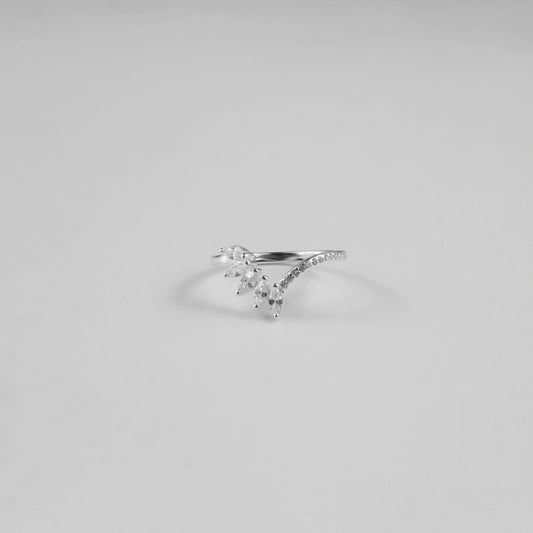 Magnolia Vine Ring